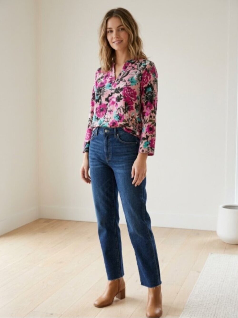 Kensie Pink Floral Boho Blouse V-Neck Flowy Top Medium NWT 0394